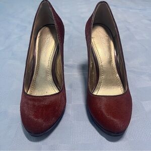 BCBG Generation Burgundy calf hair pumps 5in